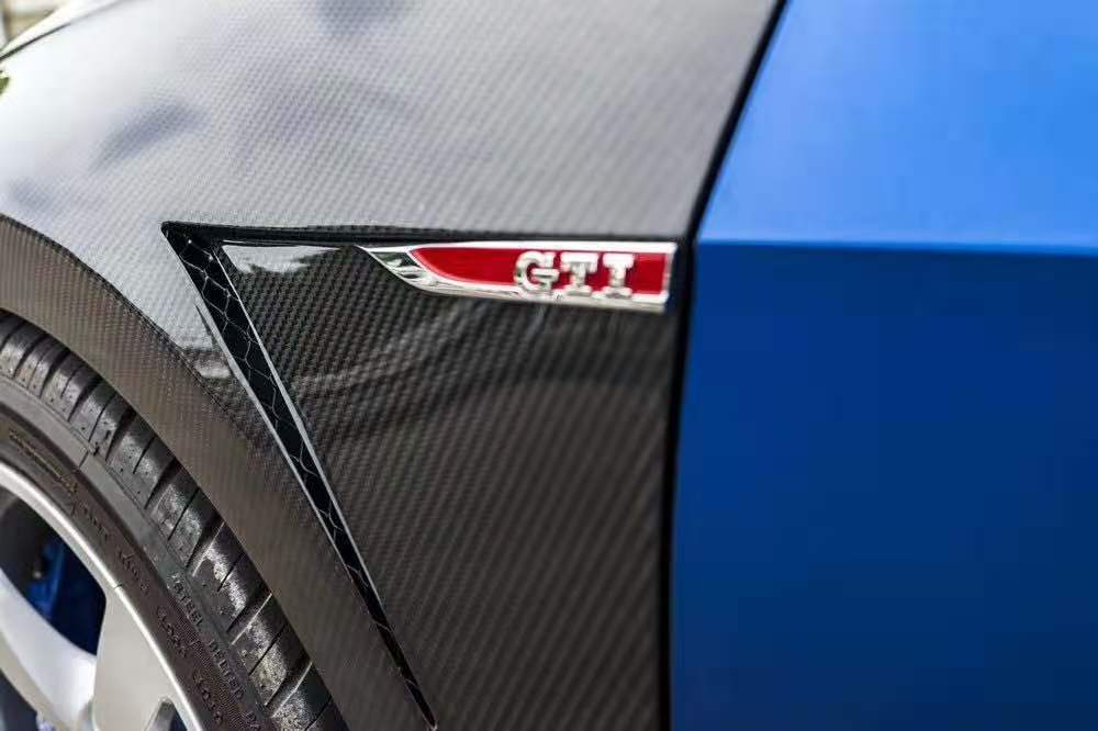Karbel Carbon Dry Carbon Fiber Front Fenders for Volkswagen Golf & GTI & Golf R MK7.5