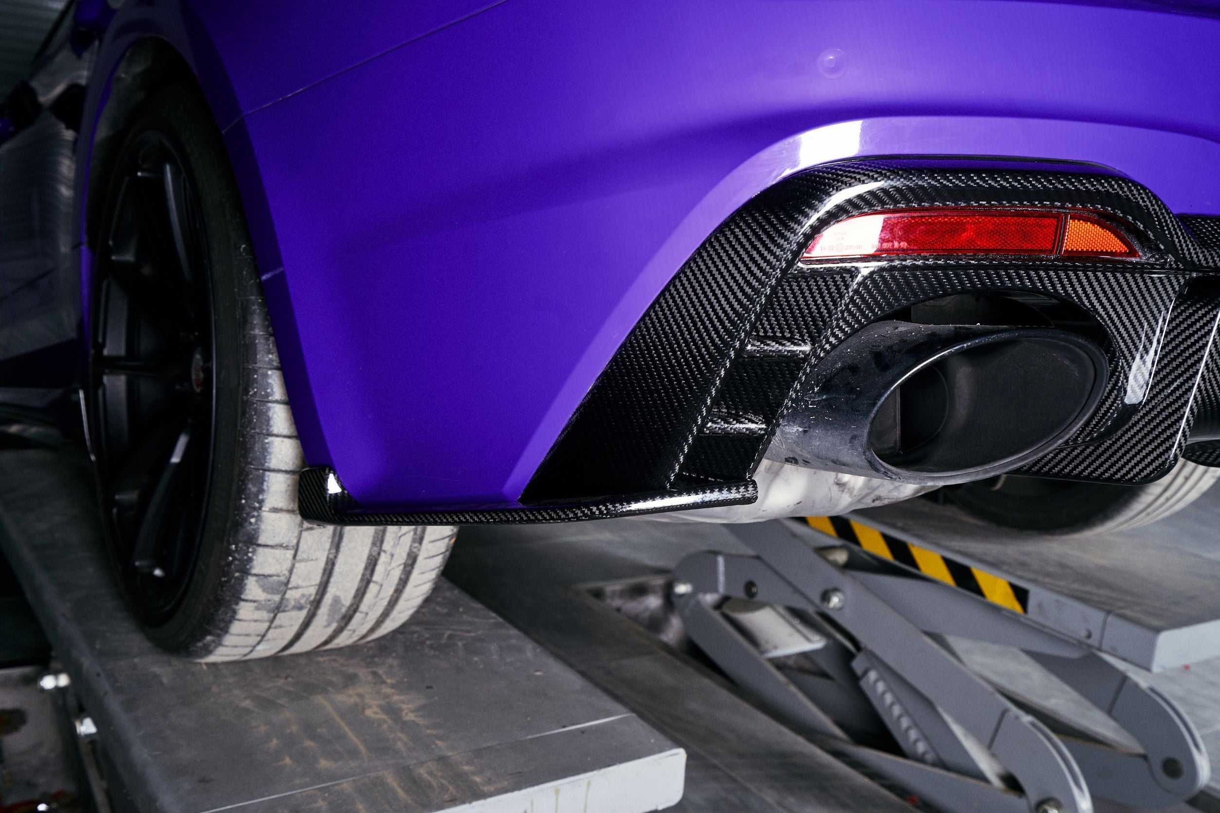 Karbel Carbon Dry Carbon Fiber Rear Diffuser For Audi RS5 B9.5 2020-ON