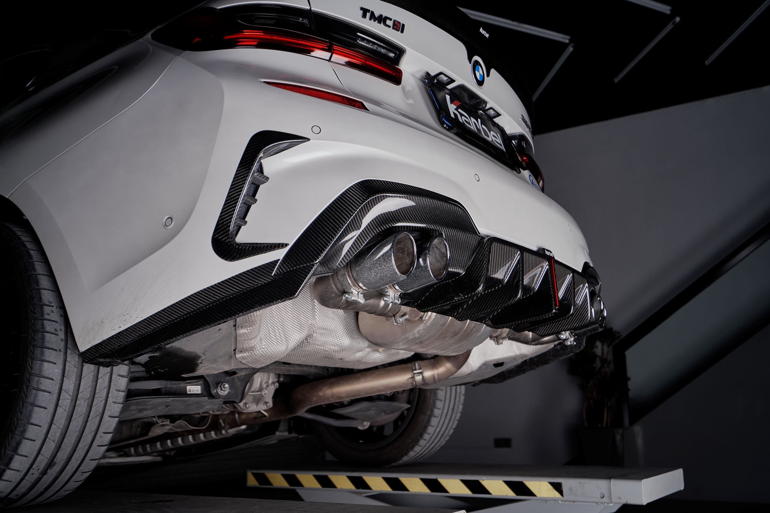 MAX AUTO CARBON kompatibel mit BMW Karbon Carbon Diffusor