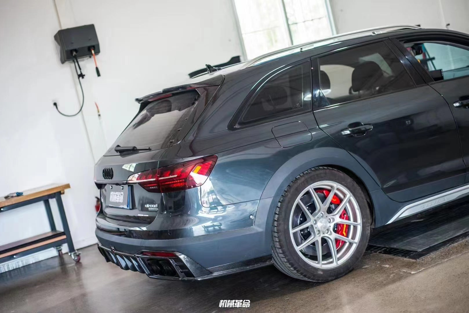 Karbel Carbon Pre-preg Carbon Fiber Rear Diffuser For Audi A4 Allroad B9.5 2020-ON