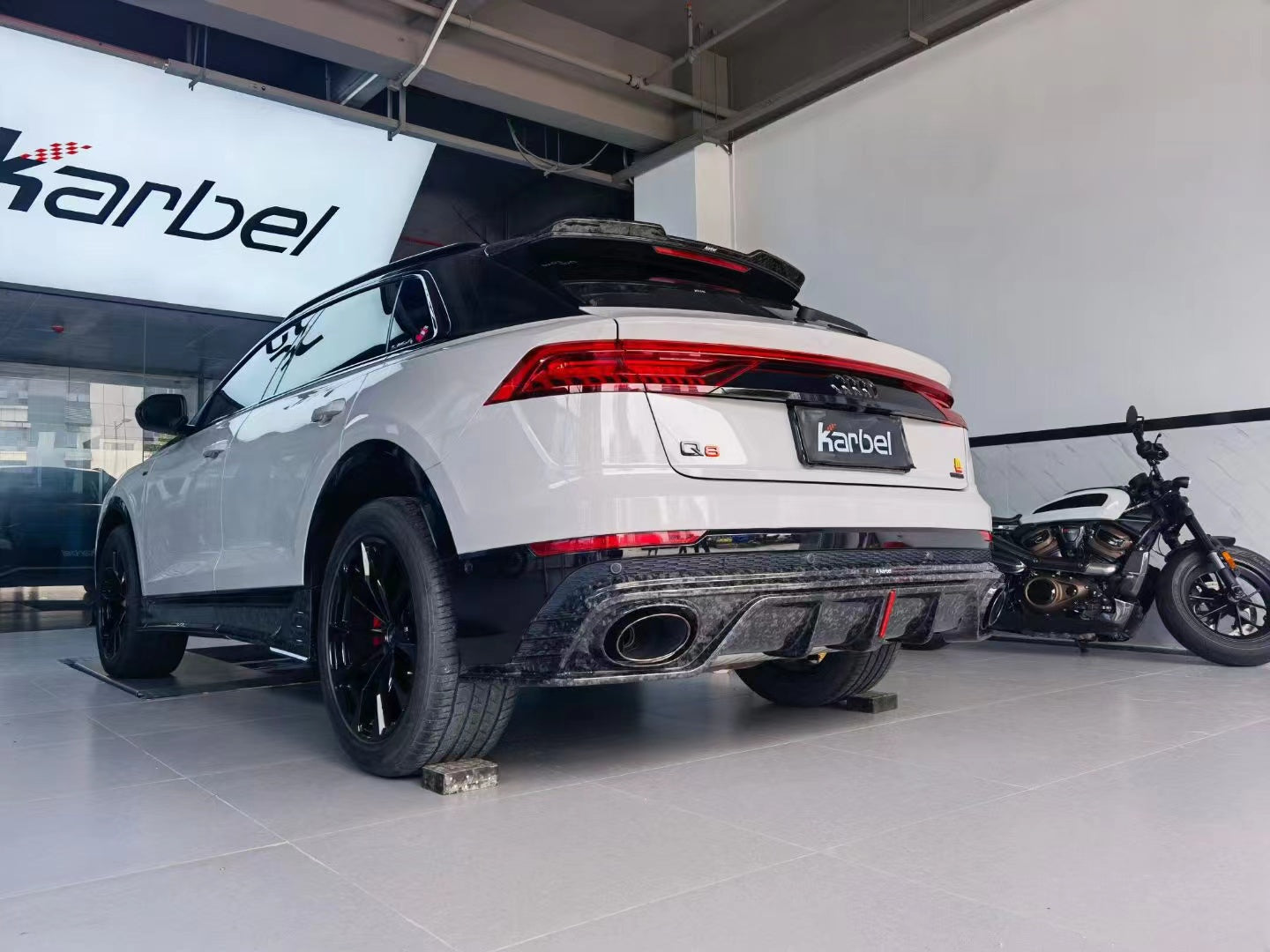 Karbel Carbon Pre-preg Carbon Fiber Rear Diffuser For Audi SQ8 Q8 S-line 2020-2022