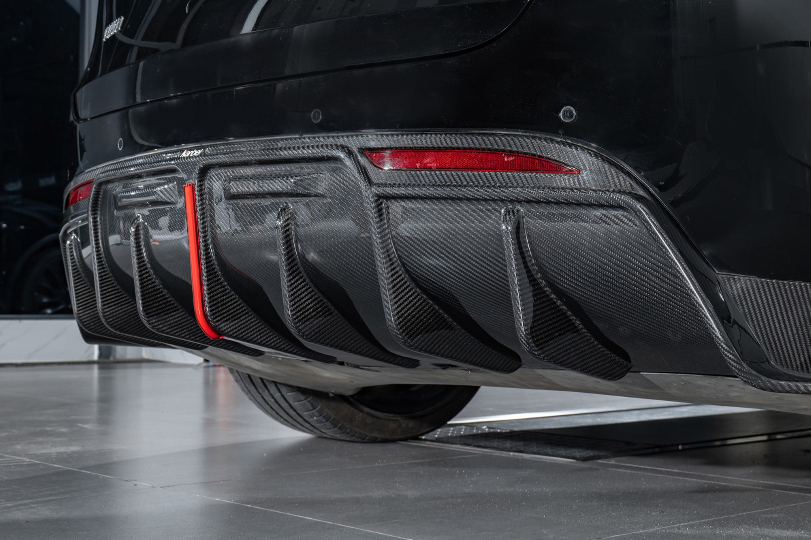 Karbel Carbon Pre-preg Carbon Fiber Rear Diffuser for Tesla Model Y / –  karbelcarbon