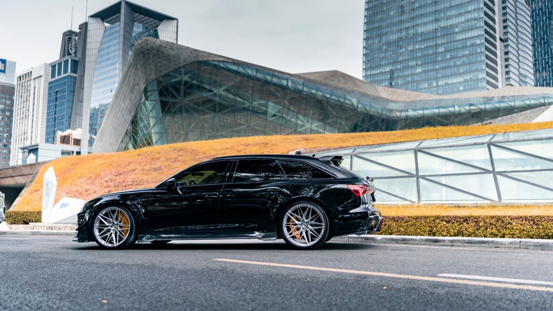 Karbel Carbon Fiber Rear Tunk Roof Spoiler for Audi RS6 C8 2020-ON - Performance Spedshop